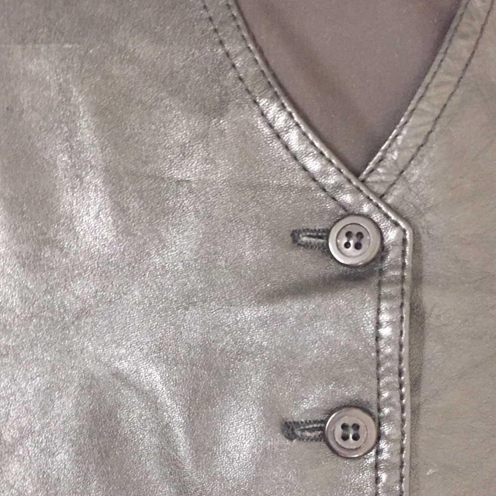 Authentic Leather Black Vest - Picture 4 of 5